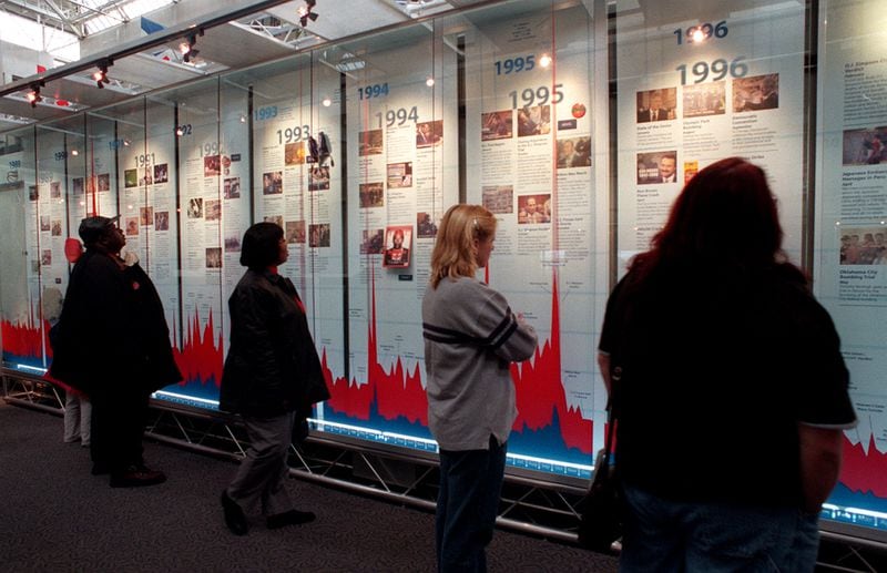 991220 ATLANTA, GA: Visitors on the CNN tour get a look at the history of broadcasting. (JEAN SHIFRIN/staff)