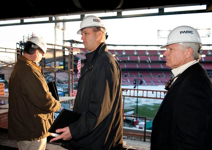 Braves executives tour St. Louis Cardinals’ stadium