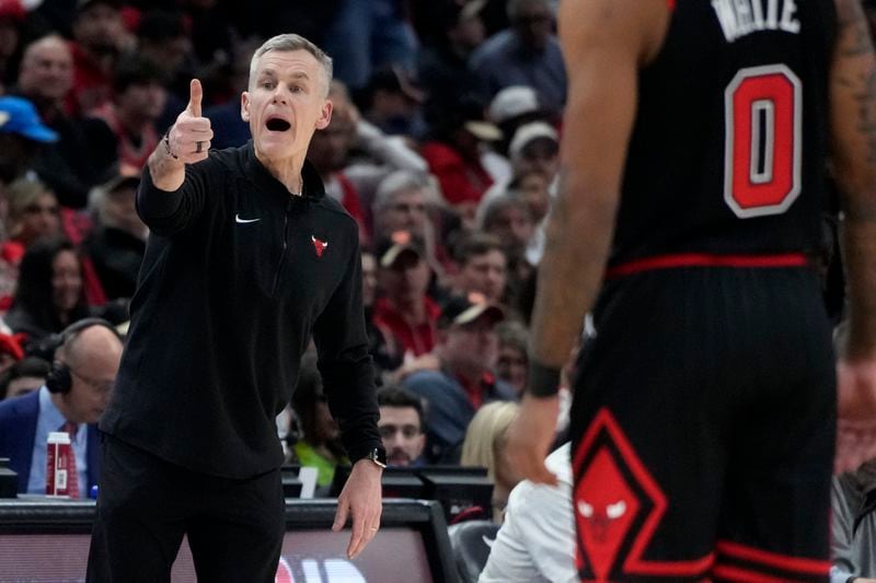 Chicago Bulls coach Billy Donovan talks to players during the first half of the team's NBA basketball play-in tournament game against the Atlanta Hawks in Chicago, Wednesday, April 17, 2024. (AP Photo/Nam Y. Huh)