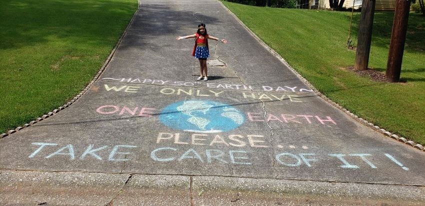 Photos: Teacher’s chalk art inspires students