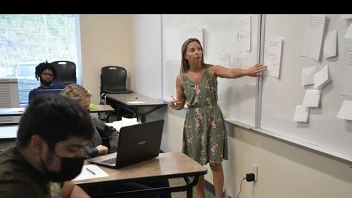 Georgia Gwinnett College associate professor Amanda Sepulveda teaches students in her English class.  PHOTO CREDIT: GEORGIA GWINNETT COLLEGE.