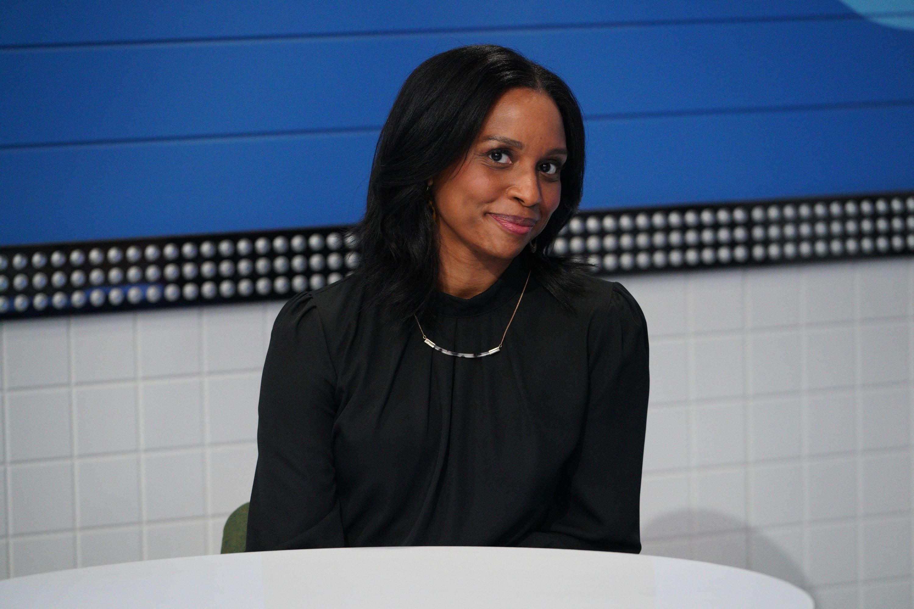 Briefs Atlantan Callie Harris Judges Abc S Pooch Perfect Lauren Pozen Leaves Wsb Tv February Radio Ratings