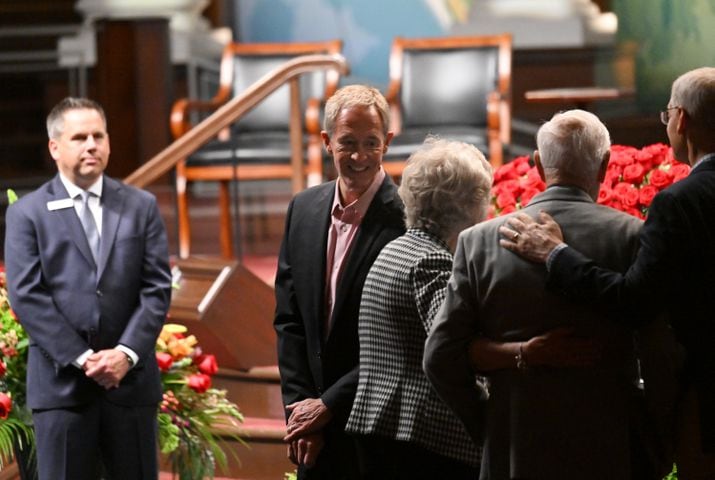 People pay tribute to Charles Stanley