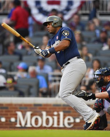 Photos: Austin Riley hits 2-run homer for Braves