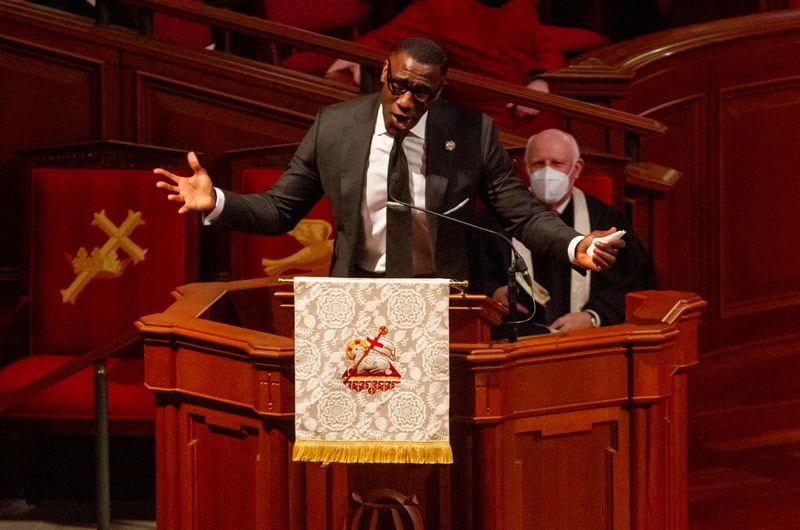     Shannon Sharpe speaks at Peachtree Road United Methodist Church during Dan Reeves' memorial service on Friday, January 14, 2020. STEVE SCHAEFER FOR THE ATLANTA JOURNAL-CONSTITUTION