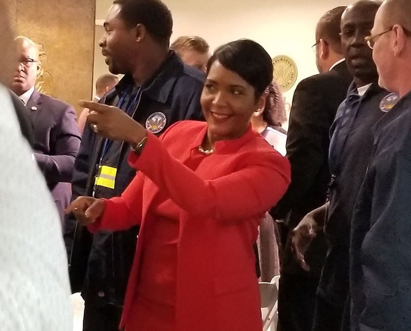 Mayor Keisha Lance Bottoms announced on Monday a prison inmate re-entry program that provides incarcerated males with job training and jobs in the City’s Department of Watershed Management.