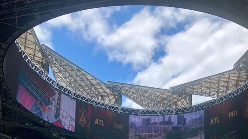 Mercedes-Benz Stadium's retractable roof caused major complications during the construction of the stadium. (AJC file photo)