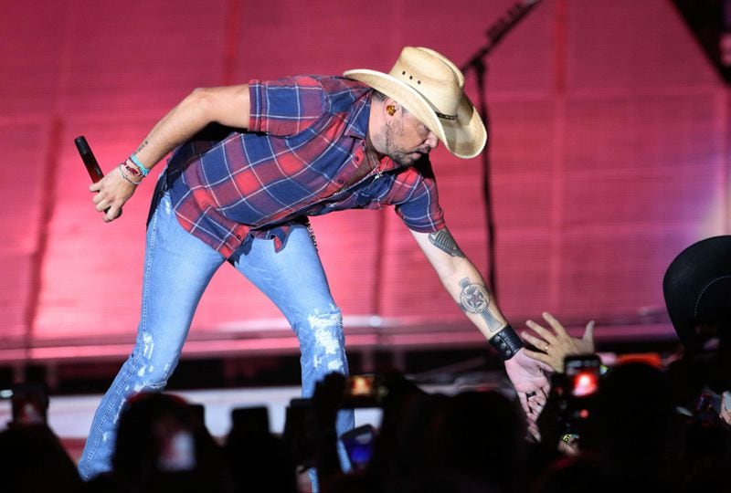 Jason Aldean gets close to his fans at SunTrust Park.  Photo: Robb Cohen Photography & Video/ www.RobbsPhotos.com