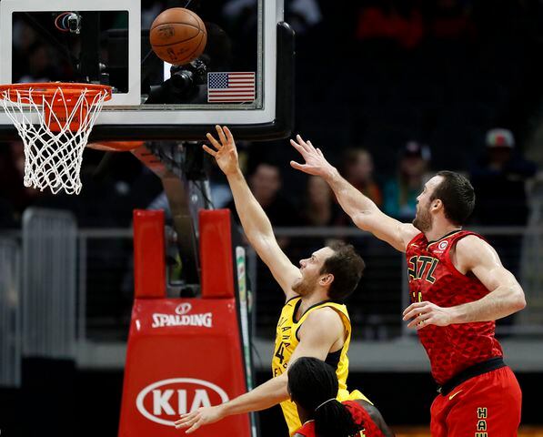 Photos: Bright uniforms in Hawks vs. Pacers