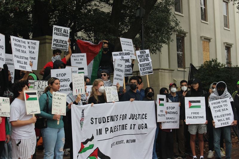 Students and community members gathered at the University of Georgia's Arch on Thursday, Oct. 12, 2023, for a rally support of Palestinians. Photo Credit: Jacqueline GaNun.