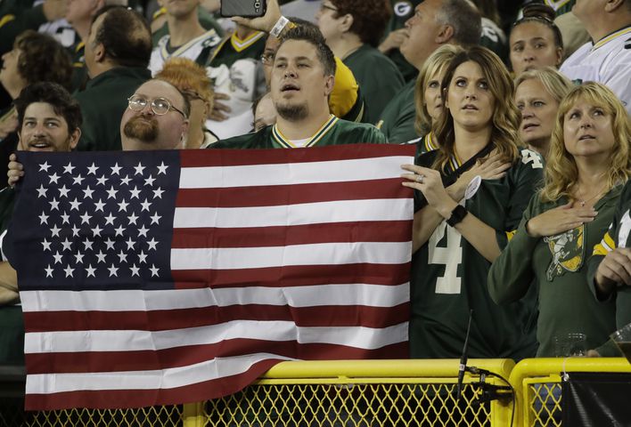 How  Packers, Bears handled national anthem
