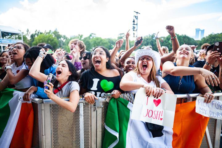 Atlanta, Ga: Fans rock out to Inahler early in the day on day 3 of Music Midtown. Photo taken Sunday September 17, 2023 at Piedmont Park. (RYAN FLEISHER FOR THE ATLANTA JOURNAL-CONSTITUTION)