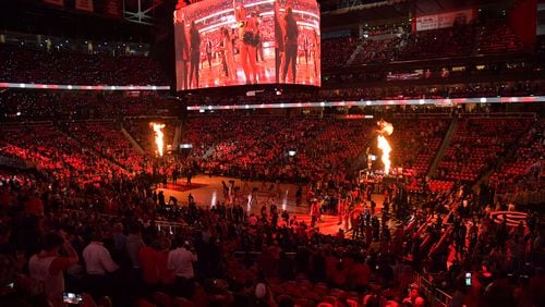 The scene at State Farm Arena as the Hawks hosted the Mavs in the home opener on Tuesday, October 20, 2018. HYOSUB SHIN / HSHIN@AJC.COM
