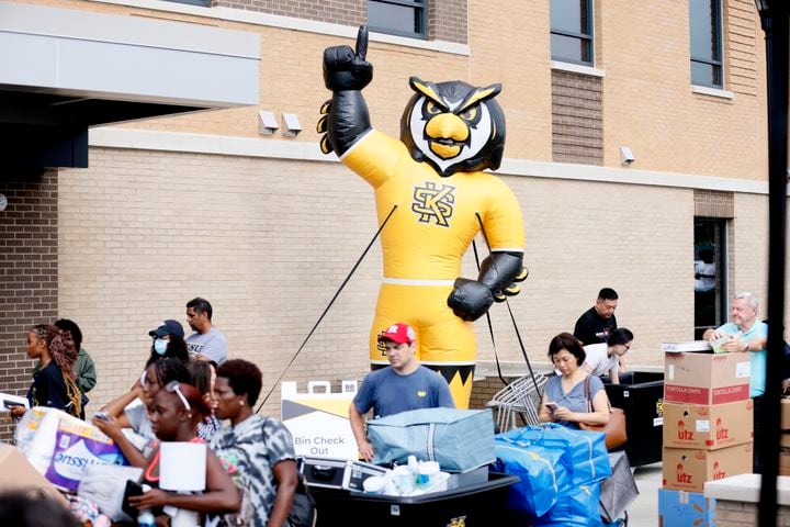Kennesaw State inflatable mascot welcomes students and parents outside The Summit, a new building on the Kennesaw State University campus, on Wednesday, Aug. 10, 2022. The new dorm will house 500 first-year students. (Miguel Martinez / miguel.martinezjimenez@ajc.com)
