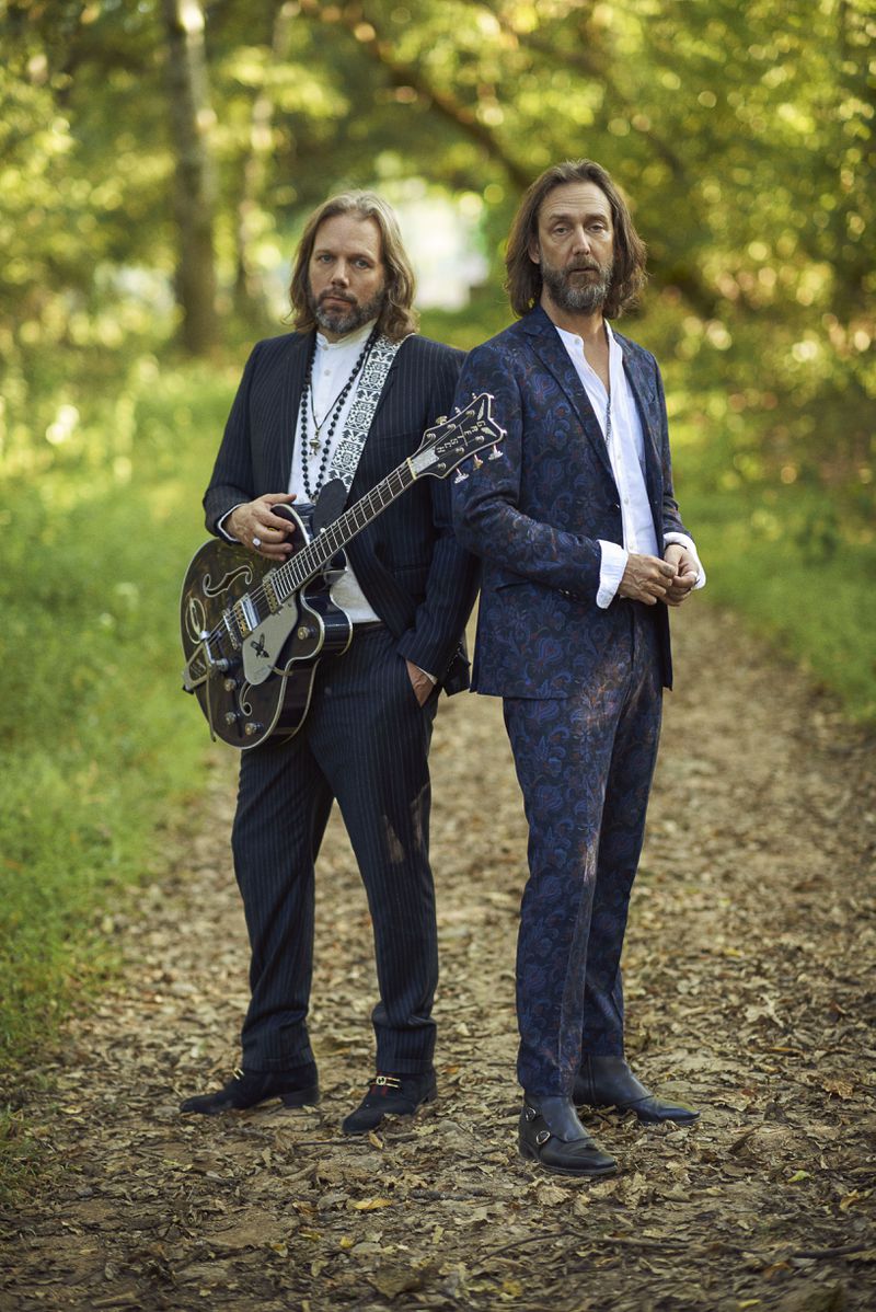 Rich (left) and Chris Robinson of the Black Crowes.