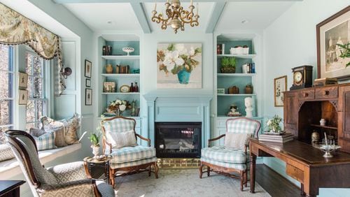 Color and classic influences are combined in this welcoming foyer at the Cashiers (North Carolina) Designer Showhouse. Contributed by Tomas Espinoza