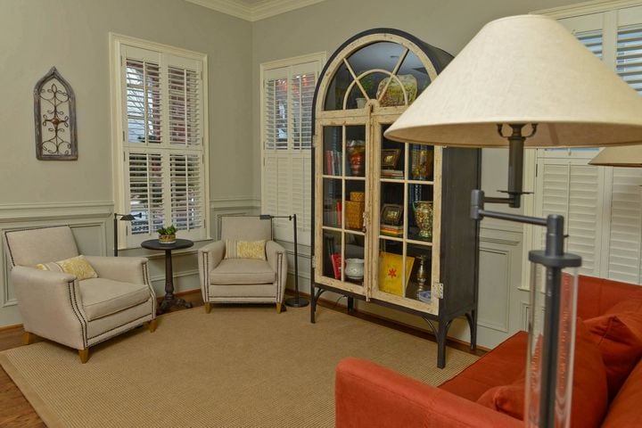 Alpharetta cottage shines with transitional update