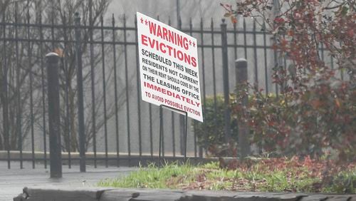 02/21/2019 -- Austell, Georgia -- A warning of eveiciton sign is displayed in front of the leasing office at Parkview Apartments, located at 360 Riverside Parkway, in Austell, Thursday, February 21, 2019.  (ALYSSA POINTER/ALYSSA.POINTER@AJC.COM)