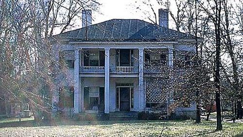 The Judge William Wilson House on Fairburn Road was built between 1856-59. This is an image from the 1960s before Wilson’s descendants sold it. (Atlanta Preservation Center)