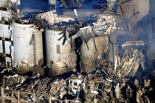 Explosion rocks sugar refinery plant near Savannah