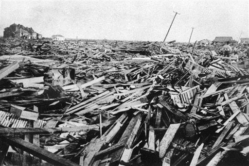 1900 Galveston hurricane; 6,000 killed, 10,000 left homeless