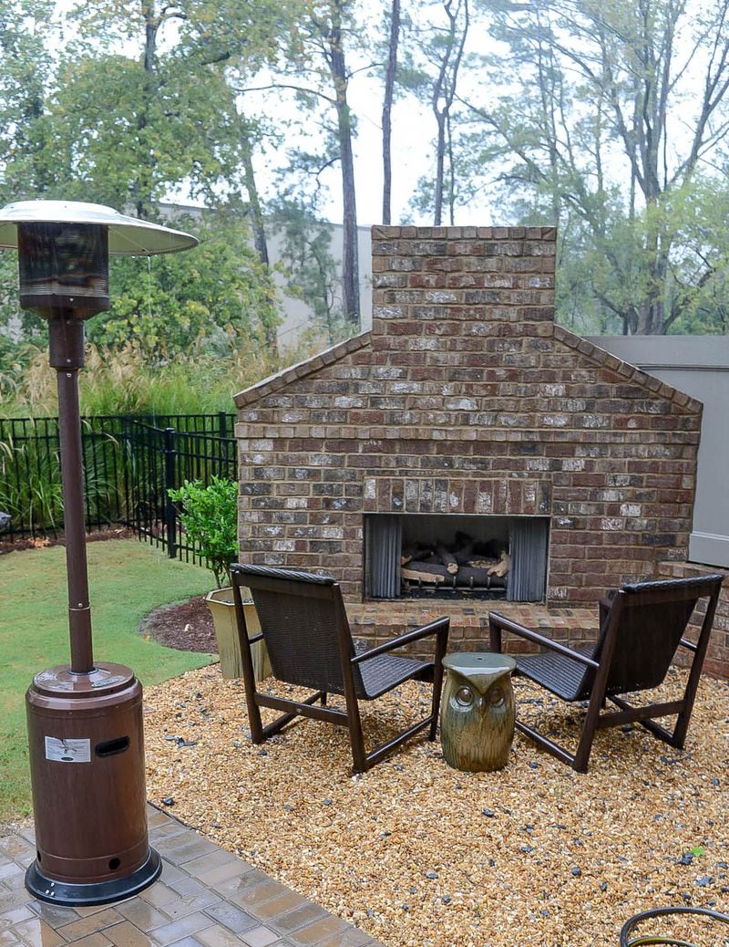 One of the major draws for Harvey was the small outdoor space, including a fenced backyard. A pea gravel space with a fire pit, adjacent to the paver patio, was a charming feature.