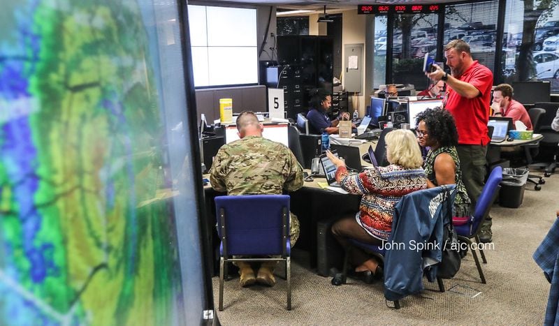 Federal Emergency Management Agency workers coordinate Hurricane Florence response from their office in Atlanta. JOHN SPINK / JSPINK@AJC.COM