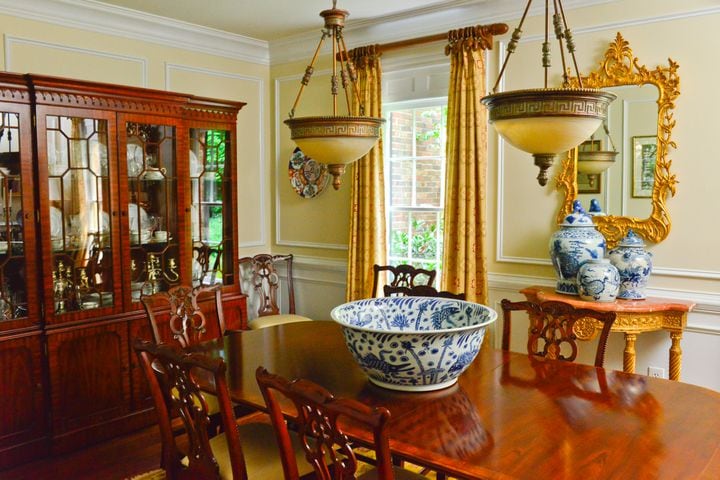 A beautiful dining room