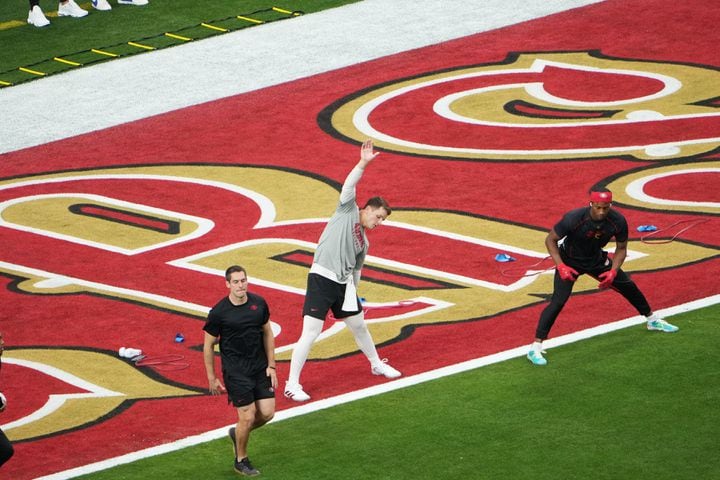 San Francisco 49ers quarterback Brock Purdy, center, warms up before the start of Super Bowl LVIII at Allegiant Stadium in Las Vegas on Sunday, Feb. 11, 2024. (Doug Mills/The New York Times)