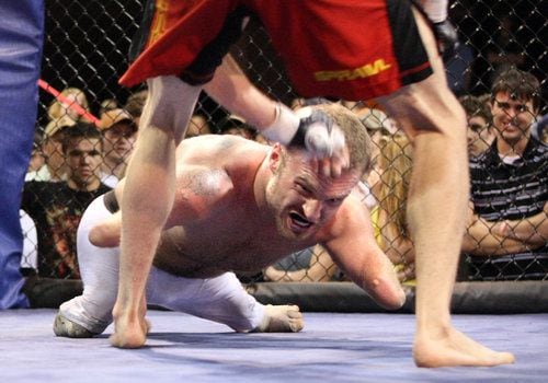 Kyle Maynard : combat homme tronc MMA