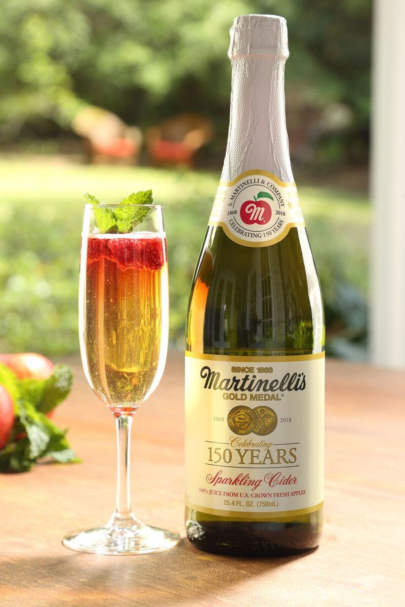Sparkling apple cider from S. Martinelli & Co.