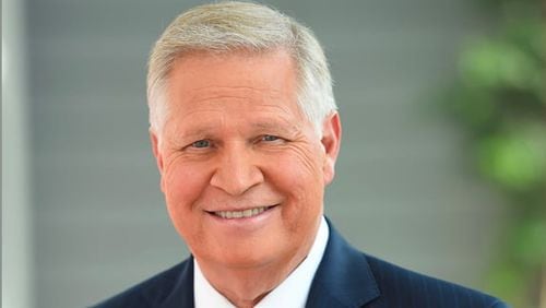 Long-time NFL reporter Chris Mortensen died Sunday morning at the age of 72, his family announced.