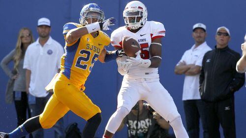 Nov 29, 2013; San Jose, CA, USA; Fresno State Bulldogs wide receiver Davante Adams (15) catches a touchdown pass in front of San Jose State Spartans cornerback Akeem King (25) in the first quarter at Spartan Stadium. Mandatory Credit: Cary Edmondson-USA TODAY SportS)