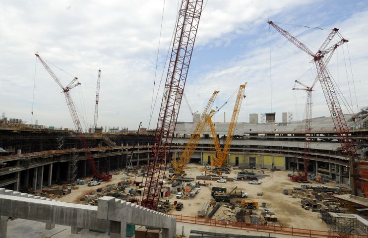 New Falcons Stadium rises