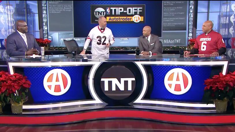 Ernie Johnson supported Georgia while Charles Barkley supported Oklahoma during Thursday's "TNT Halftime Report" on Dec. 28, 2017.