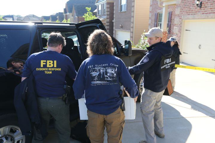 PHOTOS: FBI conducts search warrant operation in Fairburn