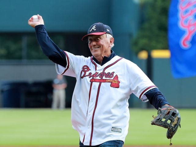 Photos: The scene at the Braves-Cardinals game