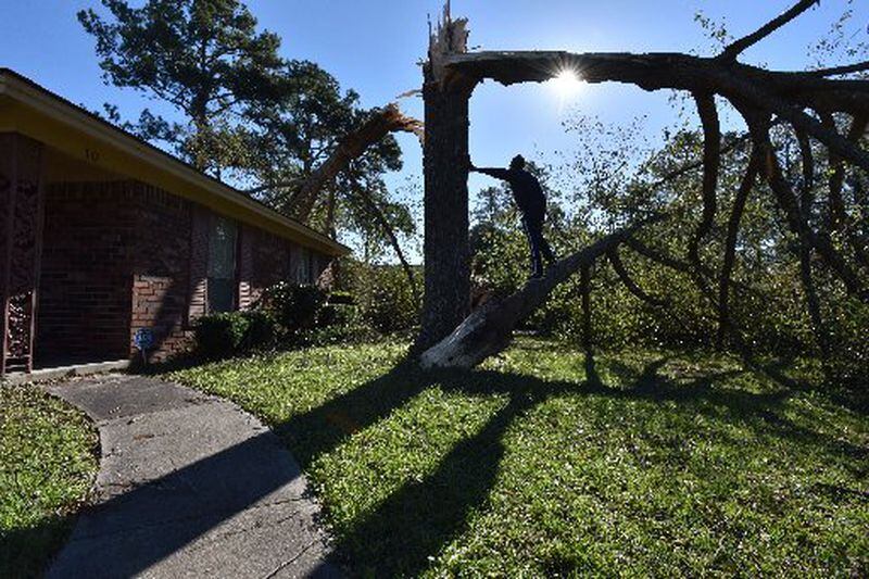 Hurricane Matthew left destruction in Savannah and elsewhere in the Southeast. HYOSUB SHIN / HSHIN@AJC.COM