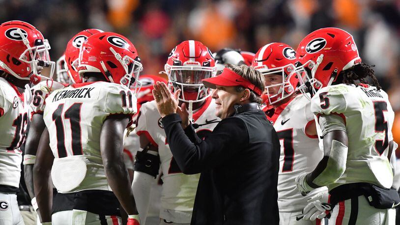 Georgia coach Kirby Smart instructs in the second half during a NCAA football game at Neyland Stadium in Knoxville on Saturday, November 13, 2021. Georgia won 41-17 over Tennessee. (Hyosub Shin / Hyosub.Shin@ajc.com)