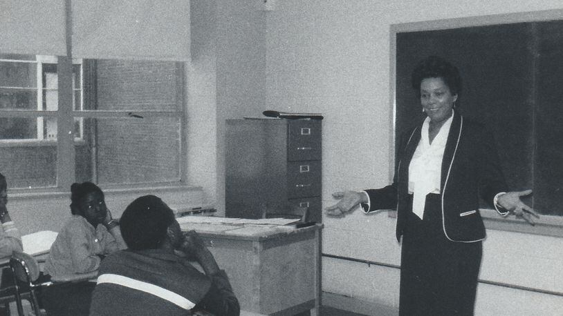 Raye Montague, who revolutionized U.S. naval engineering, speaks to a class in Maryland. (Courtesy of Montague family)