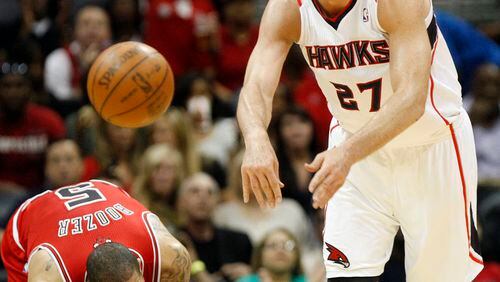 Hawks center Zaza Pachulia will miss his seventh straight game Friday.