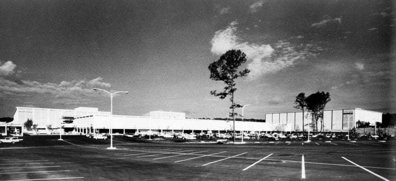 Lenox Square mall, in Buckhead, on Aug. 4, 1959.