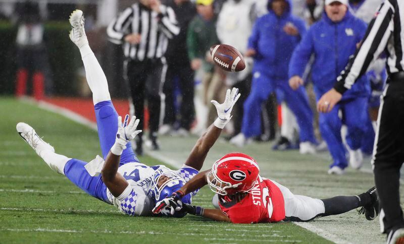 Georgia Bulldogs defensive back Eric Stokes (27) breaks up a first half pass intended for Kentucky Wildcats wide receiver Ahmad Wagner.  Bob Andres / robert.andres@ajc.com
