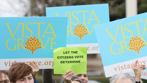 Vista Grove and Greenhaven proponents rallied at the state Capitol on Monday in support of cityhood referendums.