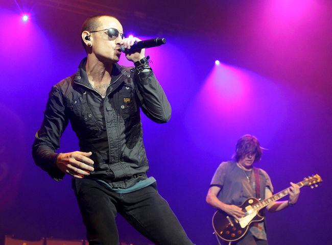 Celebrities react to death of Linkin Park singer Chester Bennington