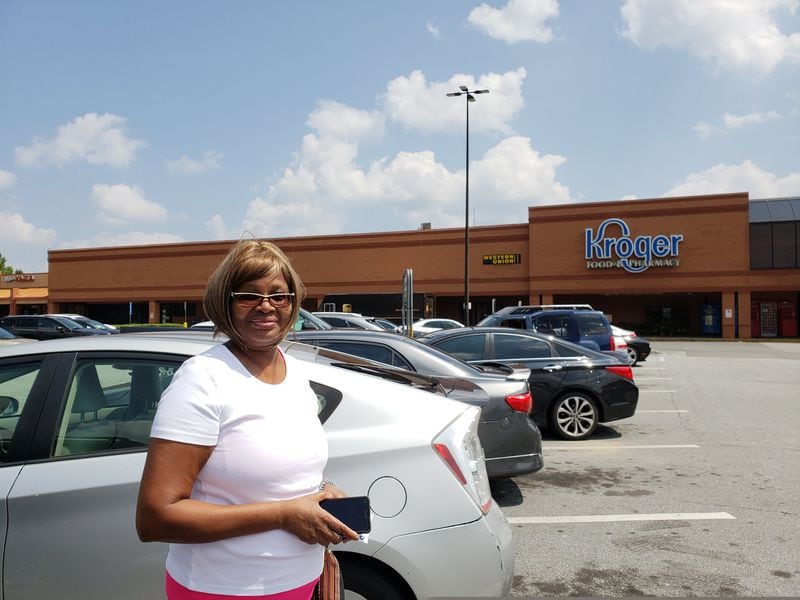 Kroger announced it plans to stop offering disposable plastic bags at checkout and will encourage shoppers to use reusable bags. That’s fine with Donna Rice of Norcross, who said she just needs to remember the many reusable bags she already has. 