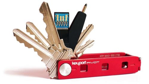 The Keyport Pivot s main compartment is solidly constructed of 6061 aircraft aluminum with stainless steel components. (Keyport)