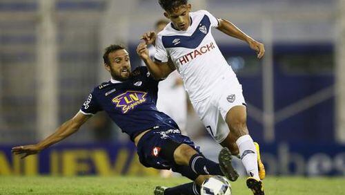 Yamil Asad is an attacking midfielder. (Javier Garcia Martino / Photogamma)
