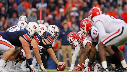 The Auburn Tigers offense prepares to run a play against the Georgia Bulldogs defense at Jordan Hare Stadium on November 11, 2017 in Auburn, Alabama.  (Photo by Kevin C. Cox/Getty Images)