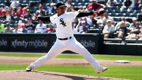 White Sox starting pitcher Reynaldo Lopez (40) throws against the Angels at Guaranteed Rate Field in Chicago on Thursday, Sept. 16, 2021. (Terrence Antonio James/Chicago Tribune/TNS)
